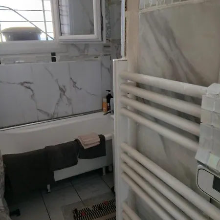 Spacieux A Avec Terrasse Apartamento Fréjus