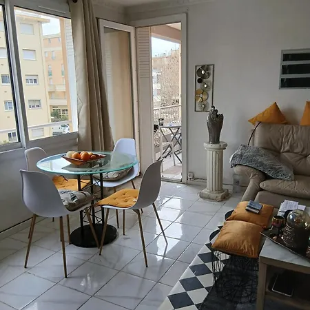 Spacieux A Avec Terrasse Apartamento *