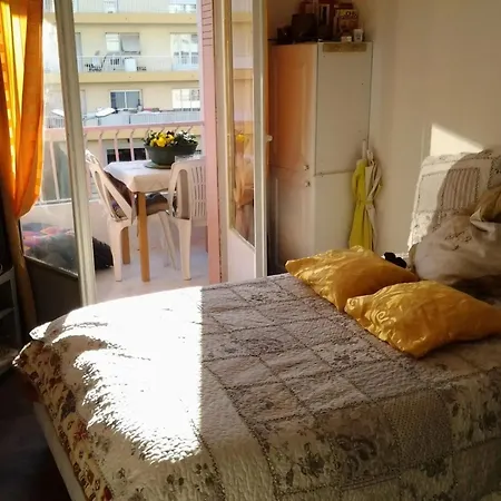 Spacieux A Avec Terrasse Apartamento Fréjus